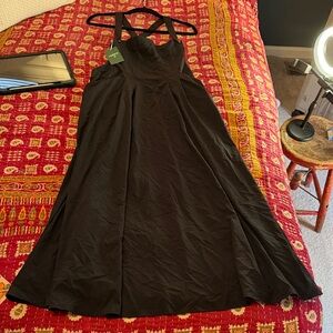 HALARA Black Cross-Back Midi Dress